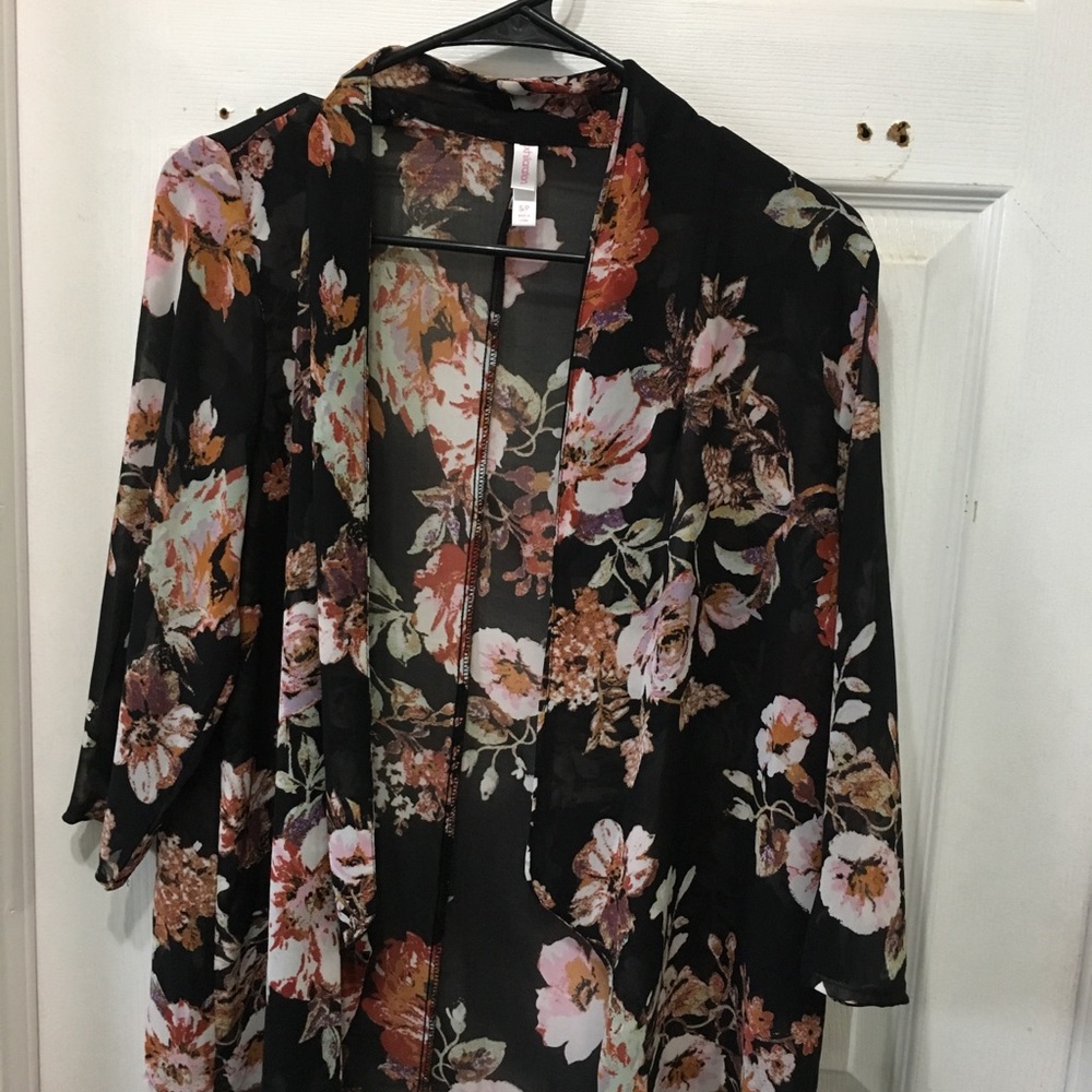 Black Floral Kimono